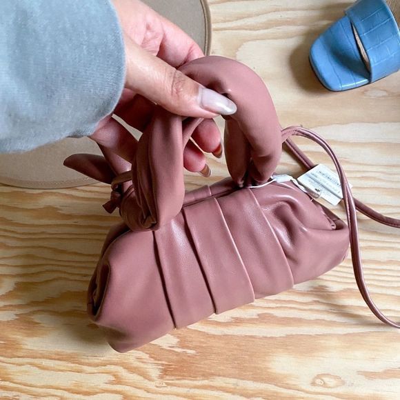 Pink crossbody soft vegan leather bag - Picture 3 of 5